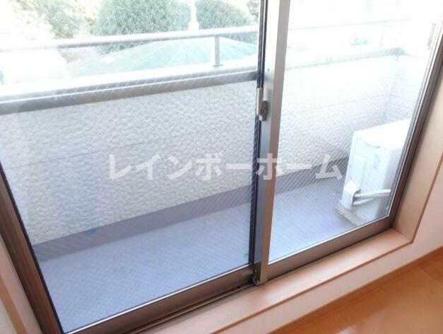 鎌ケ谷市くぬぎ山４丁目のアパートのバルコニー|外からの目が気にならないバルコニーで洗濯物が干せます