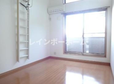 鎌ケ谷市くぬぎ山４丁目のアパートの居間・リビング|おしゃれな居間です