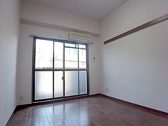 グレイス山手の居間・リビング