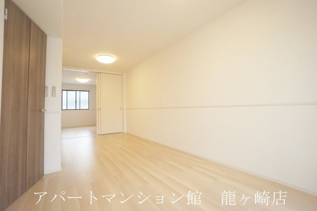 ラ・メゾン土浦Ⅰの居間・リビング