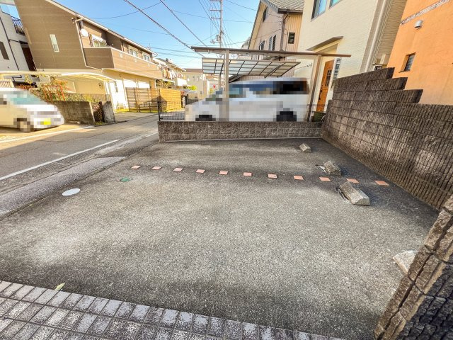 Fiore Gialloの駐車場