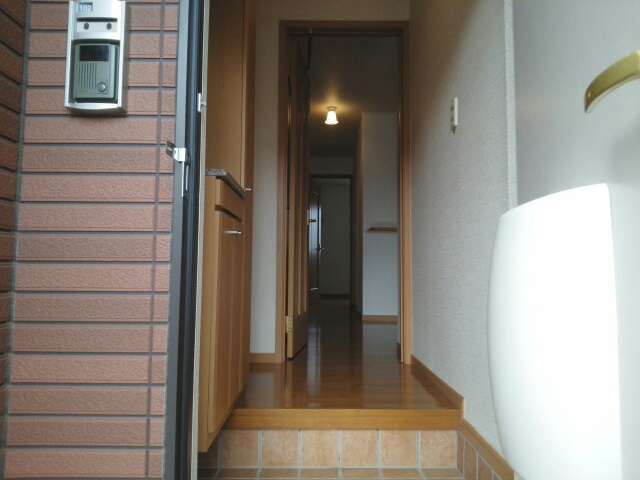 ウイステリア　Ａの玄関