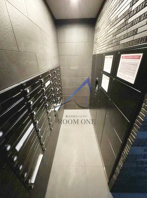 メイクスデザイン門前仲町GARDENのその他共用部分|集合ポストと宅配ボックスです。