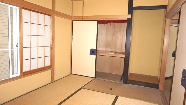 茂原市緑ヶ丘4　中古戸建の和室|５LDK  スーパーせんどう徒歩約7分  都市ガス上下水 閑静な緑ヶ丘分譲地内