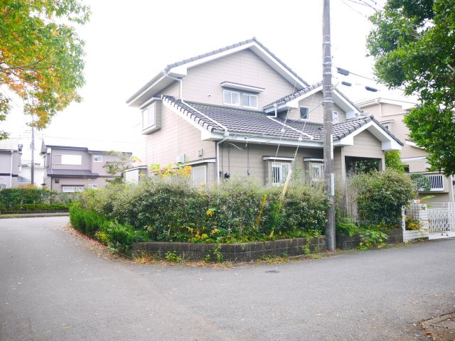 茂原市緑ヶ丘4　中古戸建の外観|５LDK  スーパーせんどう徒歩約7分  都市ガス上下水 閑静な緑ヶ丘分譲地内