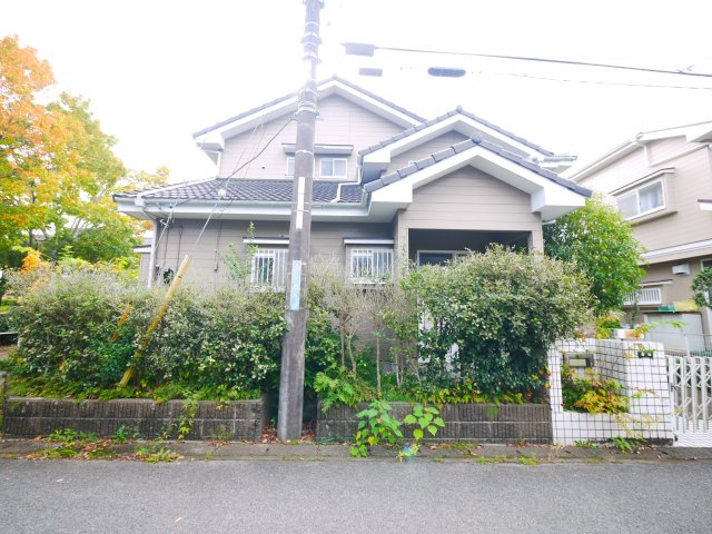 茂原市緑ヶ丘4　中古戸建の外観|５LDK  スーパーせんどう徒歩約7分  都市ガス上下水 閑静な緑ヶ丘分譲地内