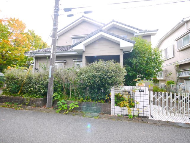 茂原市緑ヶ丘4　中古戸建の外観|５LDK  スーパーせんどう徒歩約7分  都市ガス上下水 閑静な緑ヶ丘分譲地内