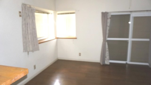 茂原市緑ヶ丘4　中古戸建の居間・リビング|５LDK  スーパーせんどう徒歩約7分  都市ガス上下水 閑静な緑ヶ丘分譲地内