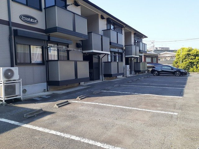 セジュール富士崎の駐車場