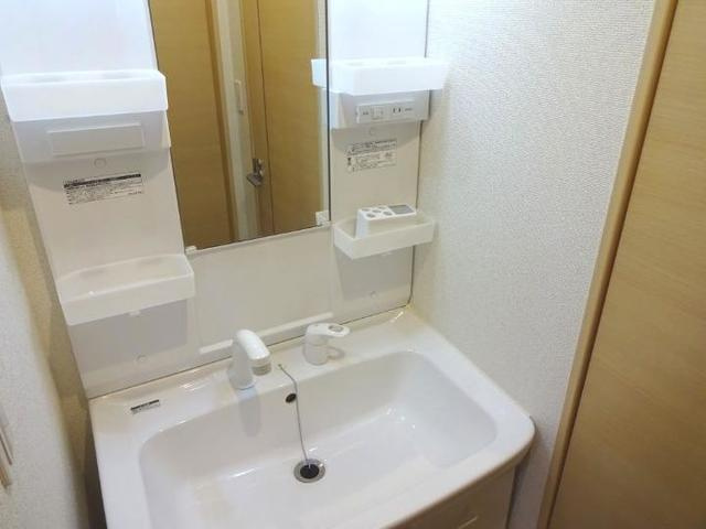 ノーヴァ・トワーレの独立洗面台|洗面所