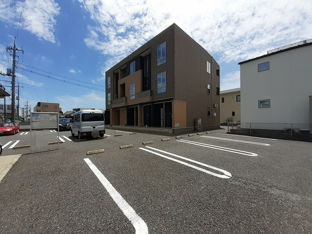 ティアラ　プリンスの駐車場|駐車場