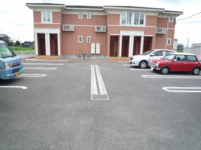 スプリング・フラワーの駐車場|駐車場