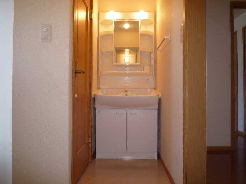 サン・ヒルズ永国Ａの独立洗面台|洗面所