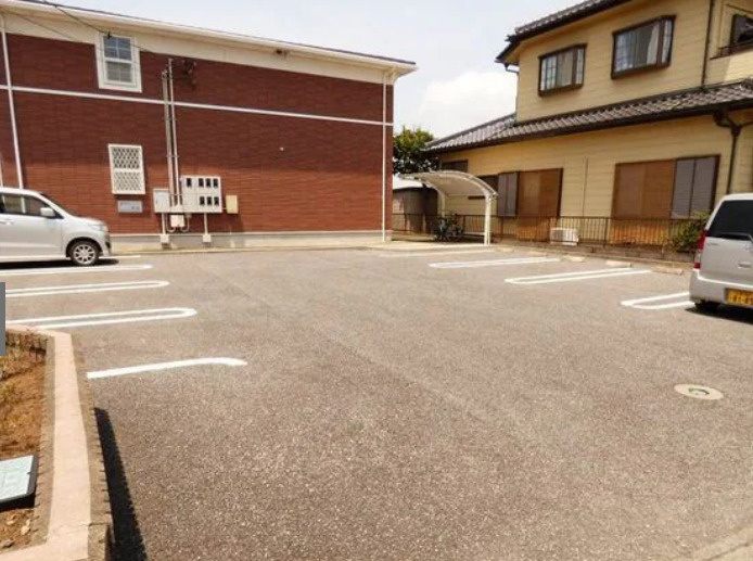 ドルチェ　カ－サの駐車場