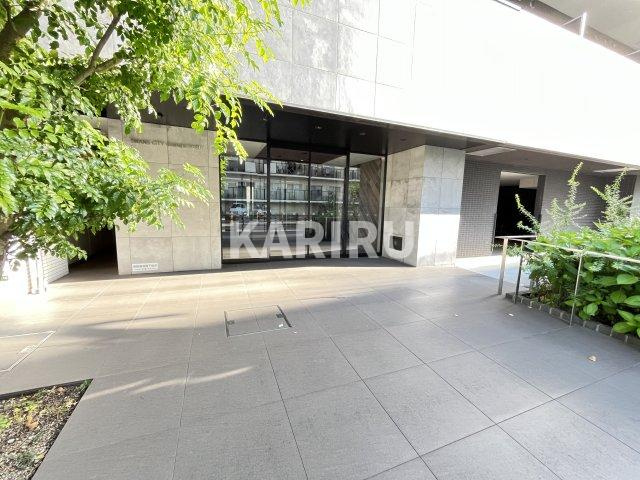 スワンズシティ大阪城ノースのエントランス