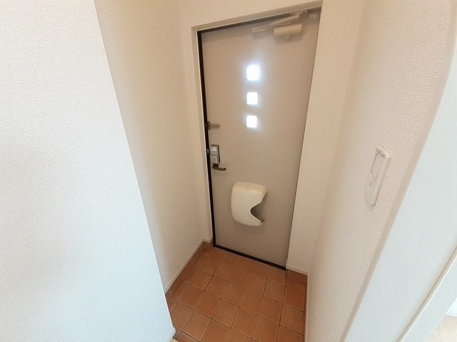 スプリング　フラワーⅢの玄関|玄関