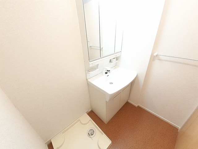 スプリング　フラワーⅢの独立洗面台|洗面所