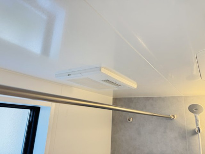 【冷暖房・空調設備】 | 三郷市早稲田５丁目新築戸建【丹後小学校：4分】 | 雨の日も安心の浴室乾燥機つき