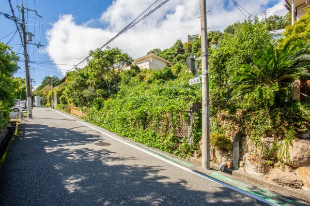 苦楽園二番町土地の前面道路含む現地写真|南東側道路写真