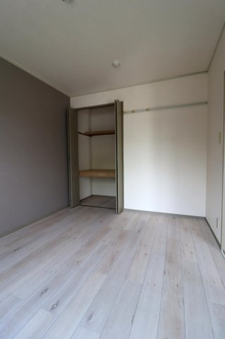 ストークヴィラAの洋室