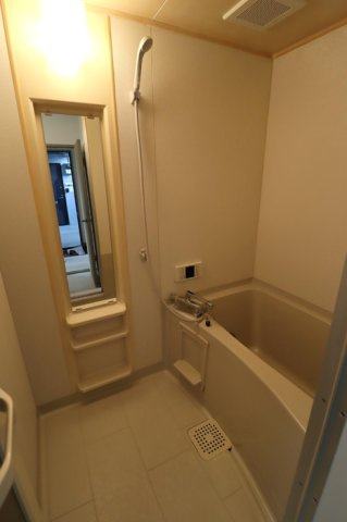 ストークヴィラAの浴室