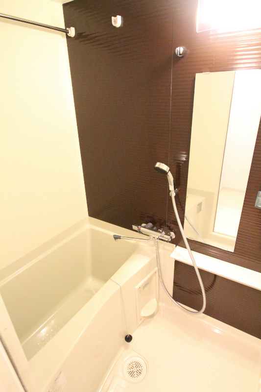 クレイシア西横浜の浴室