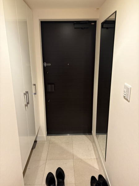 TOWER RESIDENCE TOKYOの玄関