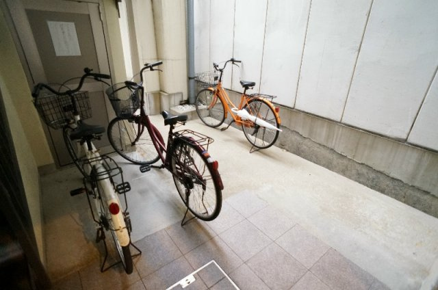 エクシード円町の駐車場|駐輪場