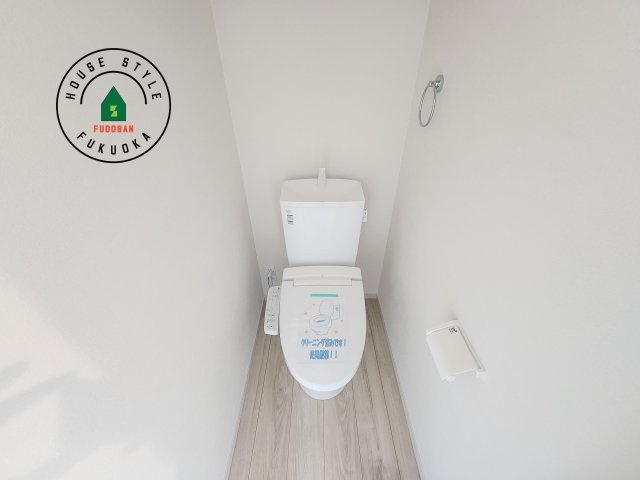 福岡市南区鶴田3丁目第4-1棟（1号棟）　の内観：施工例|温水洗浄便座を完備しております。2ヶ所にトイレがあるのは朝の慌ただしい時間も安心です。