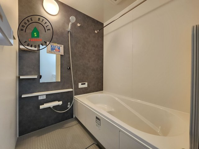 福岡市東区下原2丁目第3-1棟（1号棟）　の浴室|1日の疲れを癒してくれる広々バスルーム。雨の日のお洗濯にも大活躍な浴室乾燥機付です！