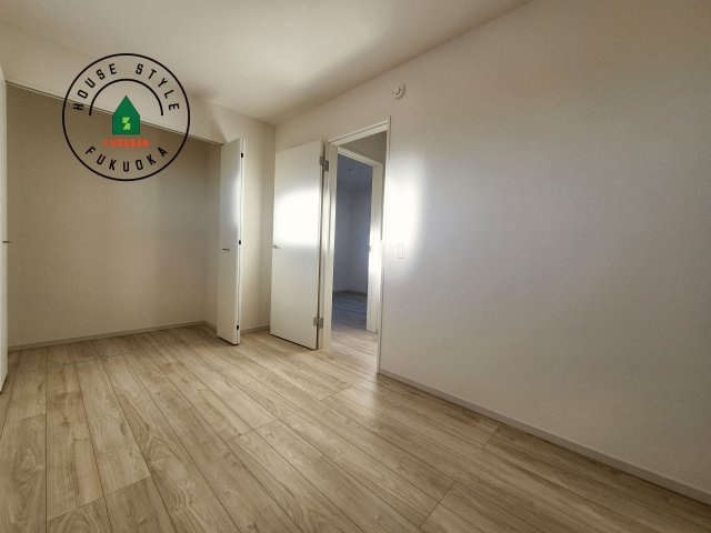 糟屋郡志免町片峰4丁目第4-2棟（1号棟）の洋室|採光良好な洋室は全居室、複層ガラスの遮熱効果と断熱効果で、一年中快適に過ごせます。