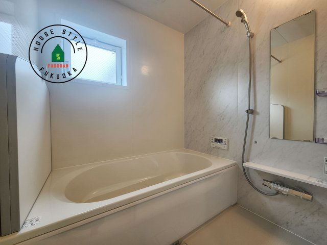 太宰府市青山3丁目第1-2（1号棟）の浴室|1日の疲れを癒してくれる広々バスルーム。雨の日のお洗濯にも大活躍な浴室乾燥機付です！