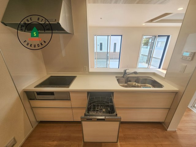 太宰府市青山3丁目第1-2（1号棟）のキッチン|ご家族を近くに感じられる対面キッチンのLDK。会話もはずみそうですね。