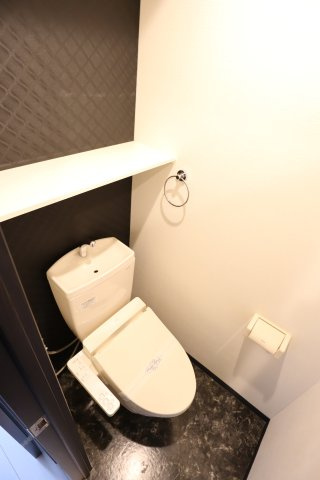 大阪市都島区内代町３丁目の賃貸マンションのトイレ
