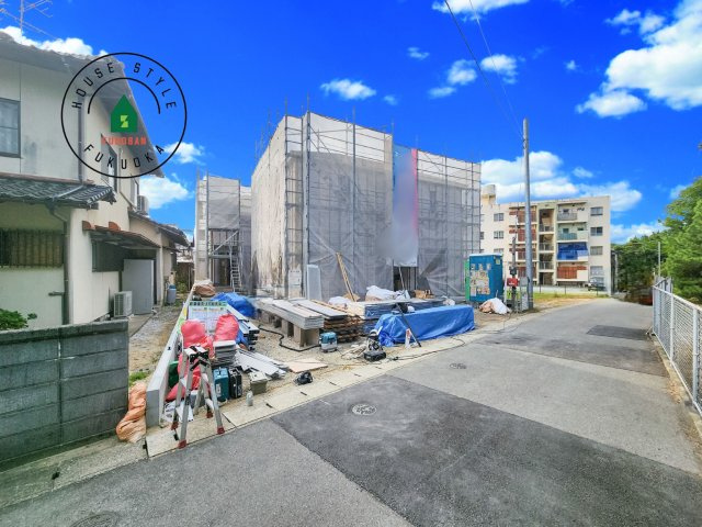 糟屋郡新宮町緑ヶ浜２丁目第1-2棟（2号棟）の前面道路含む現地写真|見学の時間などお気軽にお問い合わせ下さい。