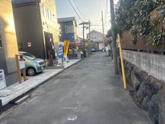 【前面道路含む現地写真】 | 藤沢市辻堂東海岸　全2棟/今回販売2棟（2号棟） | 前面道路