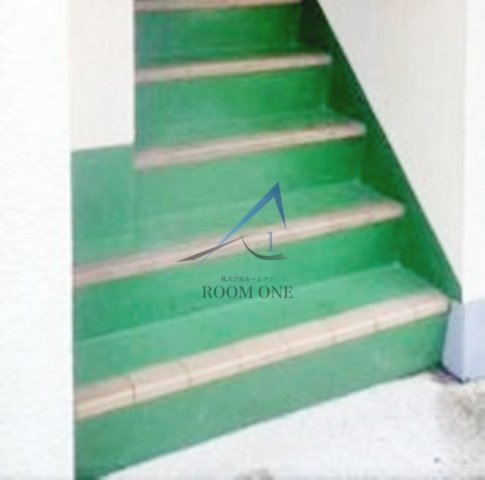 フクイヤビルのその他共用部分|共有階段です。