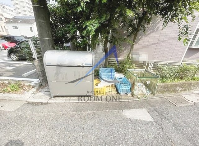 ベルレージュ目黒のその他共用部分|敷地内ゴミ置き場です。