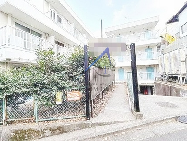 メゾン・ド・ブラン東海大学前ＡＢのエントランス|エントランスです。