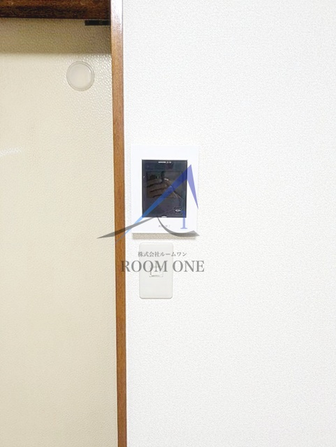 目黒壱番館のセキュリティ|モニター付インターホンです。