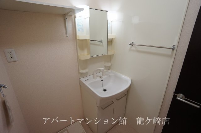 アムール岡崎Aの独立洗面台