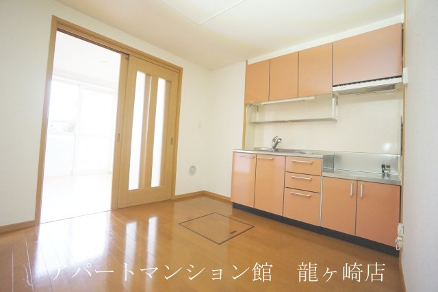 グリシーヌ・パレⅡC棟のキッチン