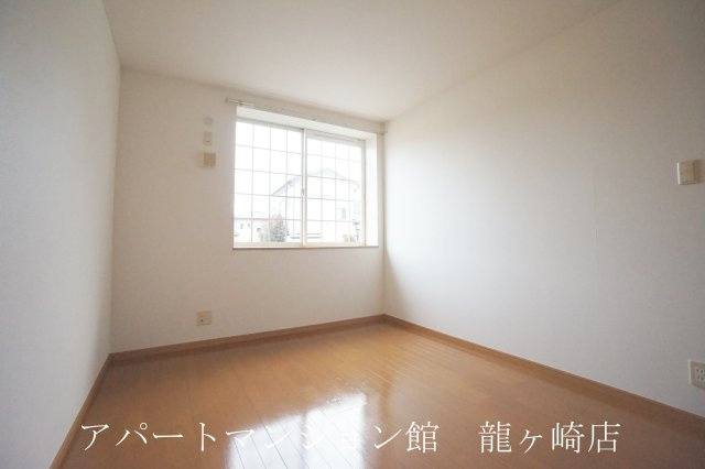 グリシーヌ・パレⅡC棟の洋室