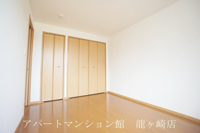 グリシーヌ・パレⅡC棟の洋室