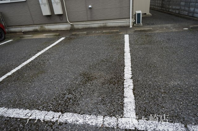 ボヌール・メゾンＢの駐車場