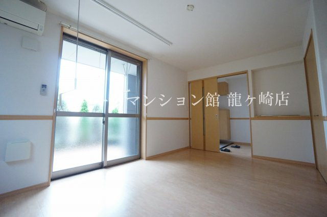 レジデンスヒルズノースコートの洋室