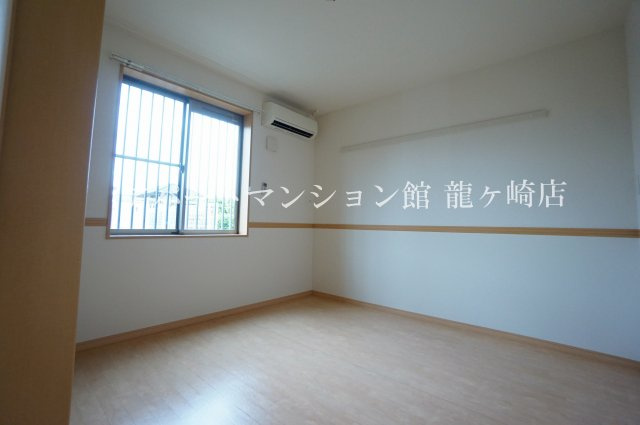 レジデンスヒルズノースコートの洋室