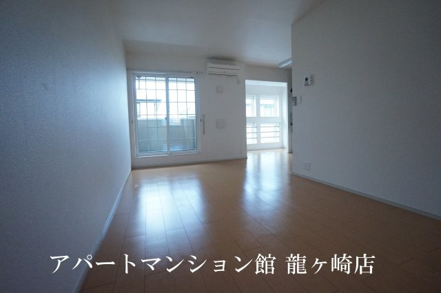 サニーヒルズコートの居間・リビング