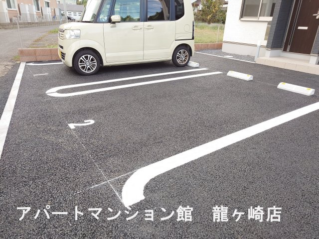 モルガンDの駐車場