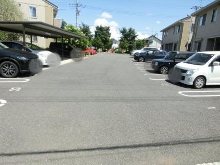 Axia(アクシア)Cの駐車場